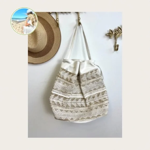 Estée Lauder Rattan vegan leather bucket bag - Picture 4 of 5